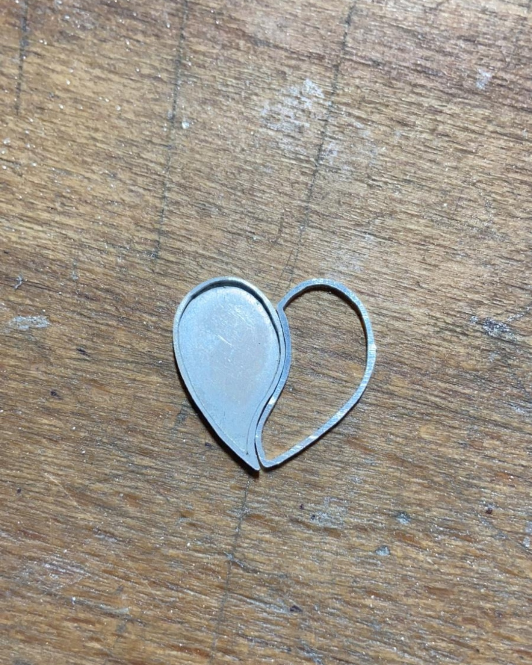 Transformar leche materna en joya: el proceso detrás de cada pieza única