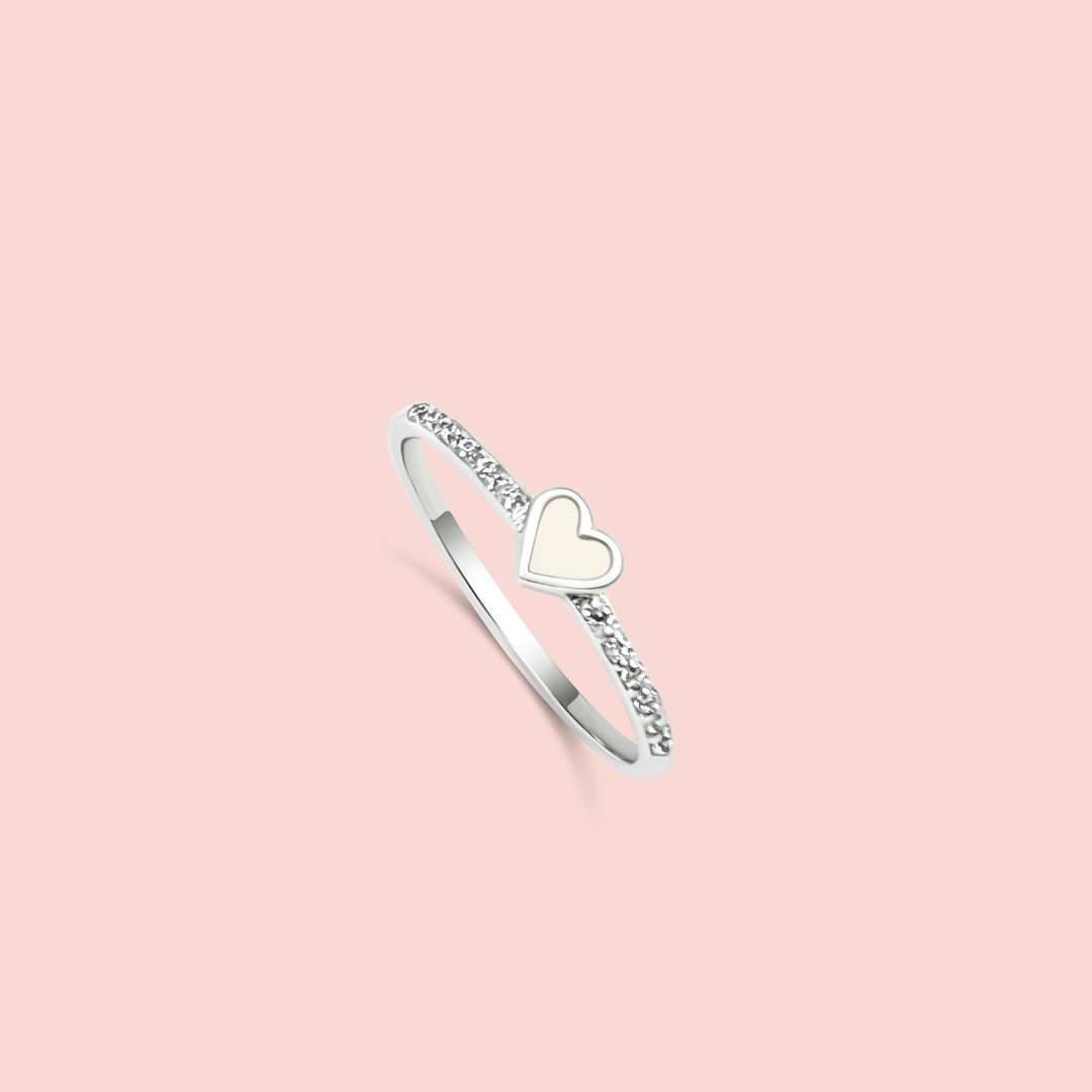 Anillo mini corazón con circonitas de leche materna
