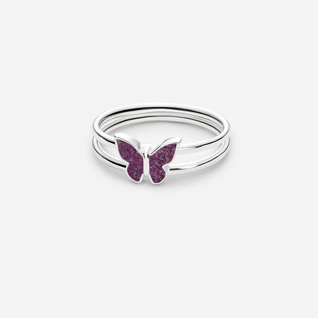 Anillo mariposa de cenizas