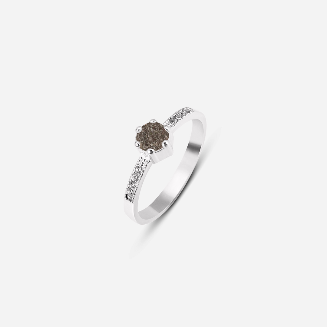 Anillo destellos de cenizas