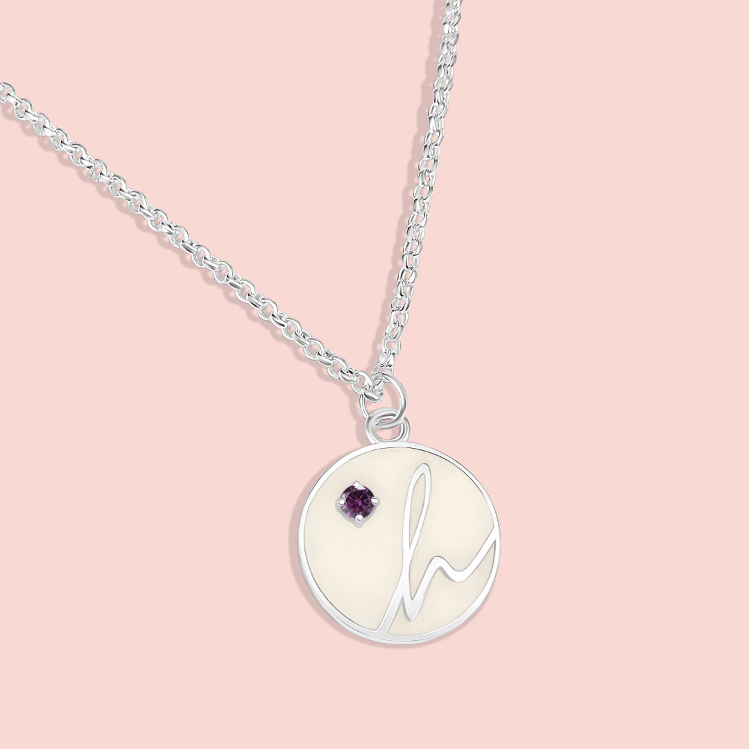 Colgante círculo con inicial y piedra de nacimiento de leche materna en plata de ley
