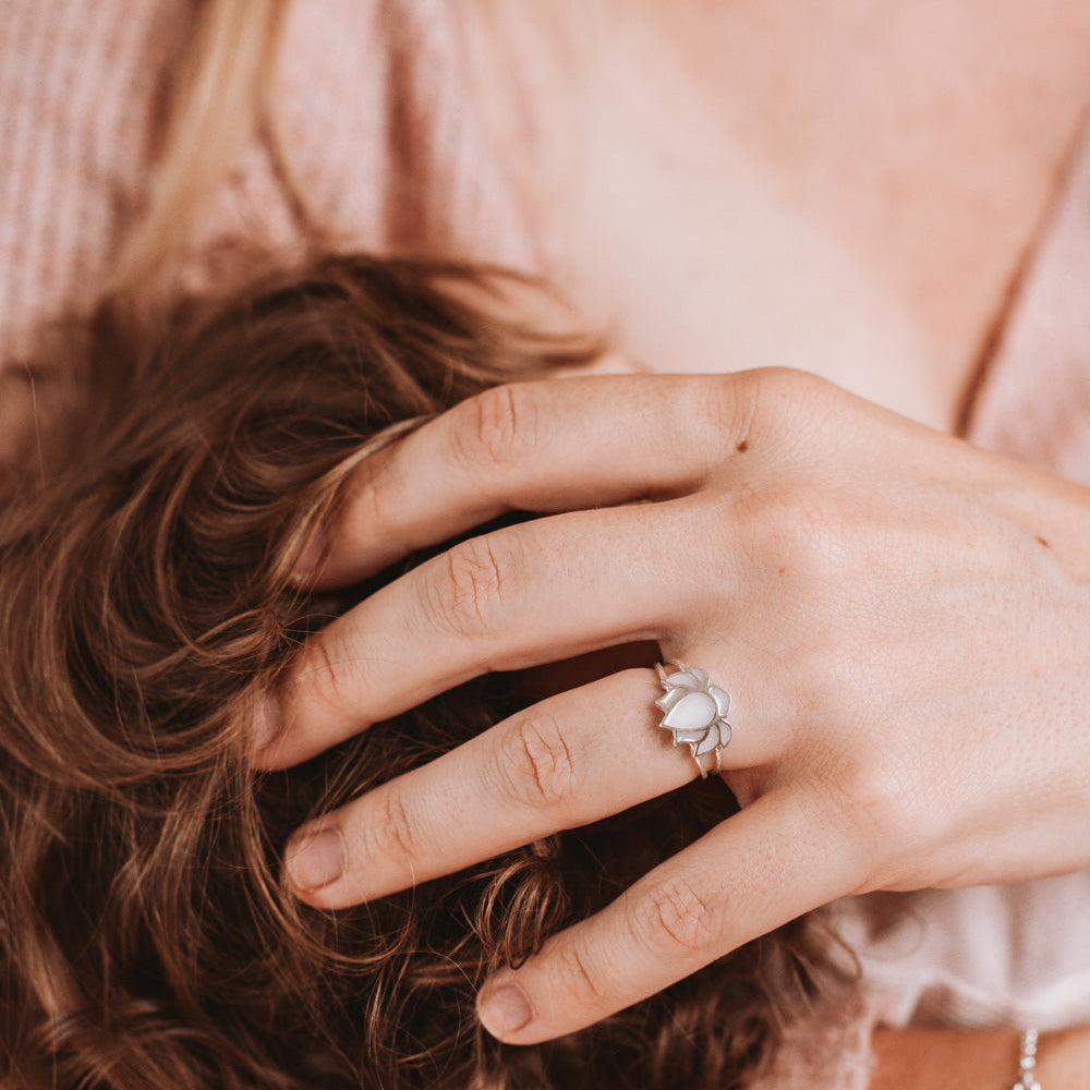 Anillo flor de loto de Leche Materna