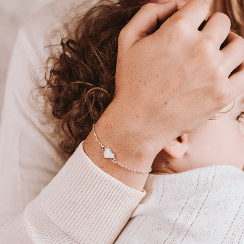 Pulsera corazón de leche materna