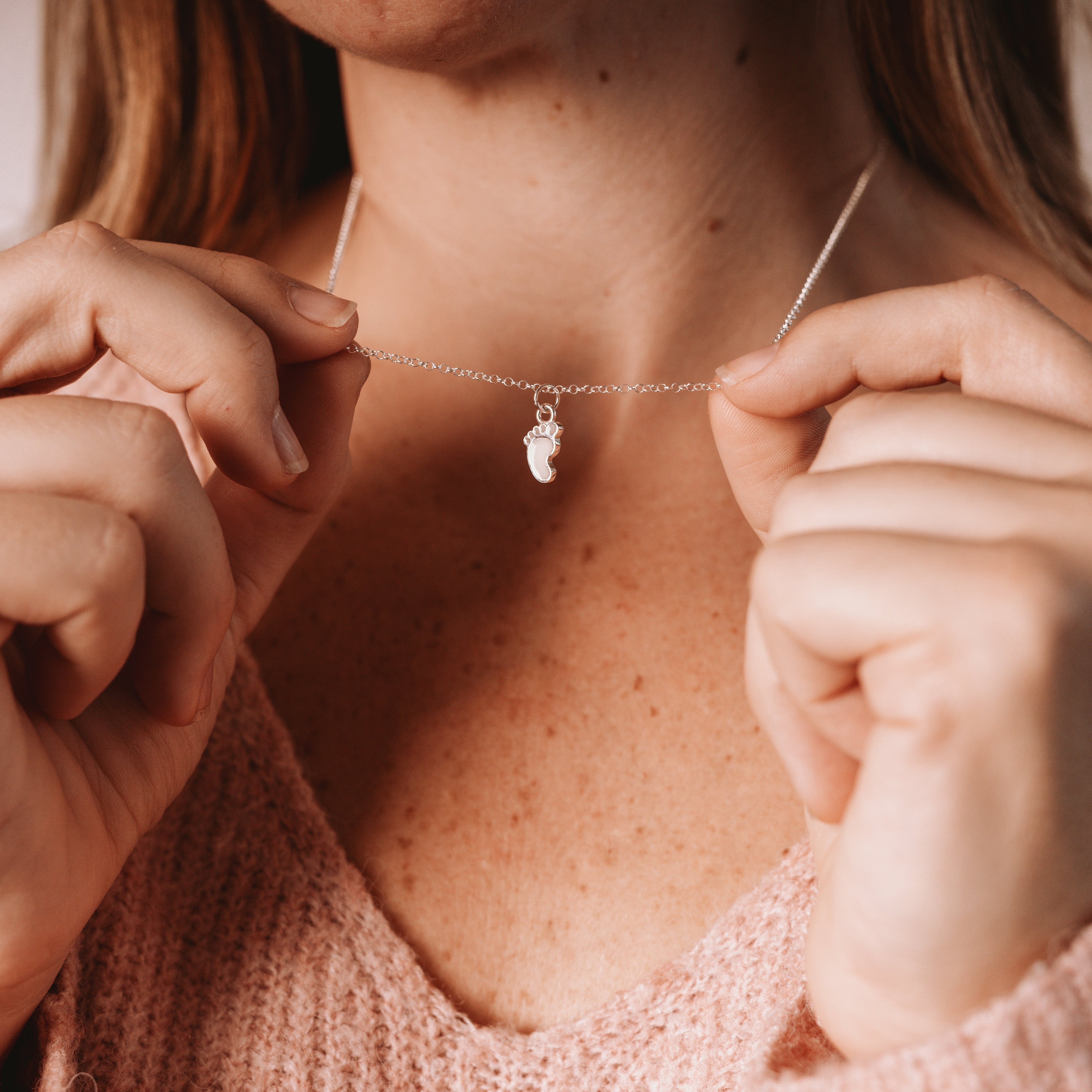 Colgante mini pie de leche materna