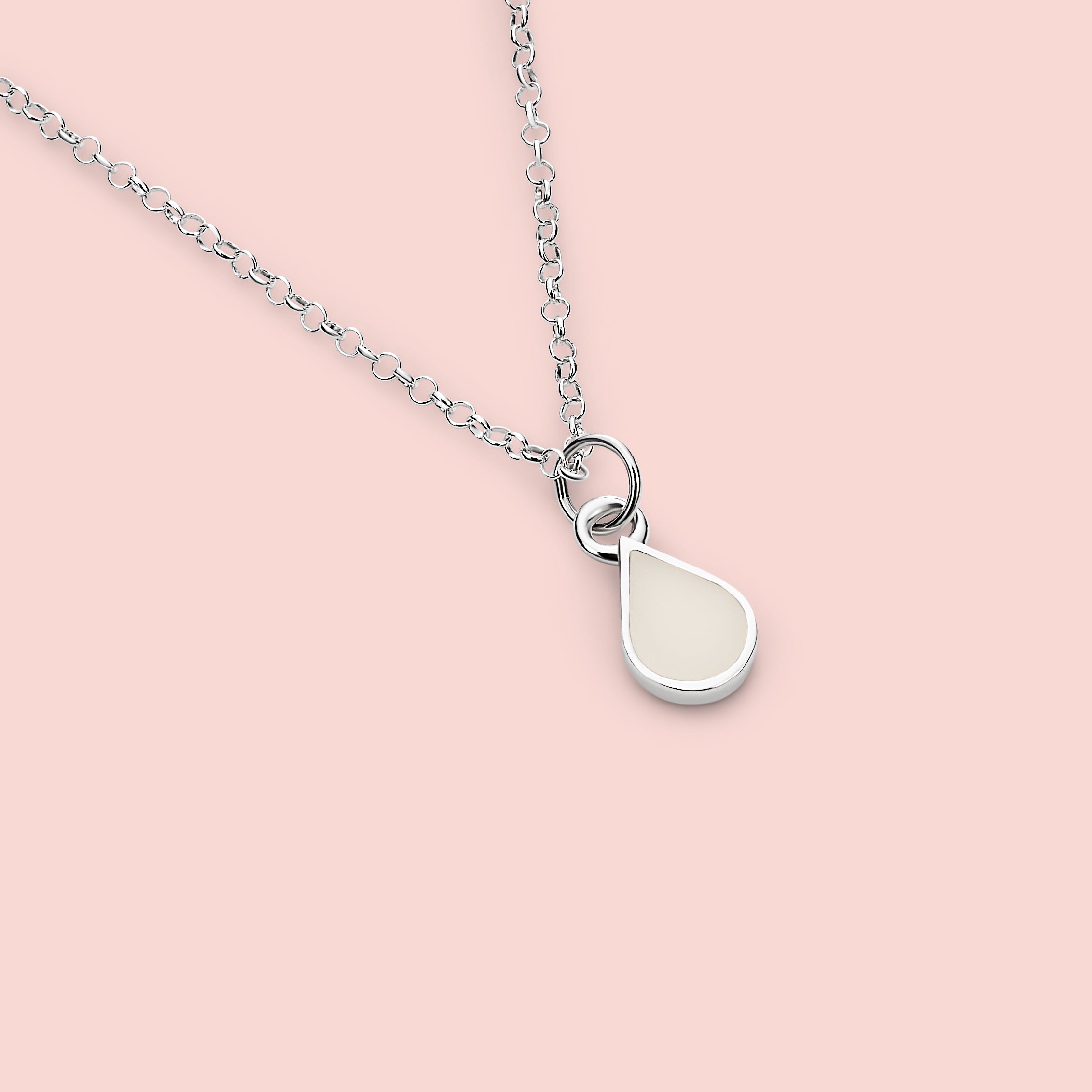 Colgante con forma de mini gota de leche materna en plata de ley, joya maternal personalizada hecha a mano