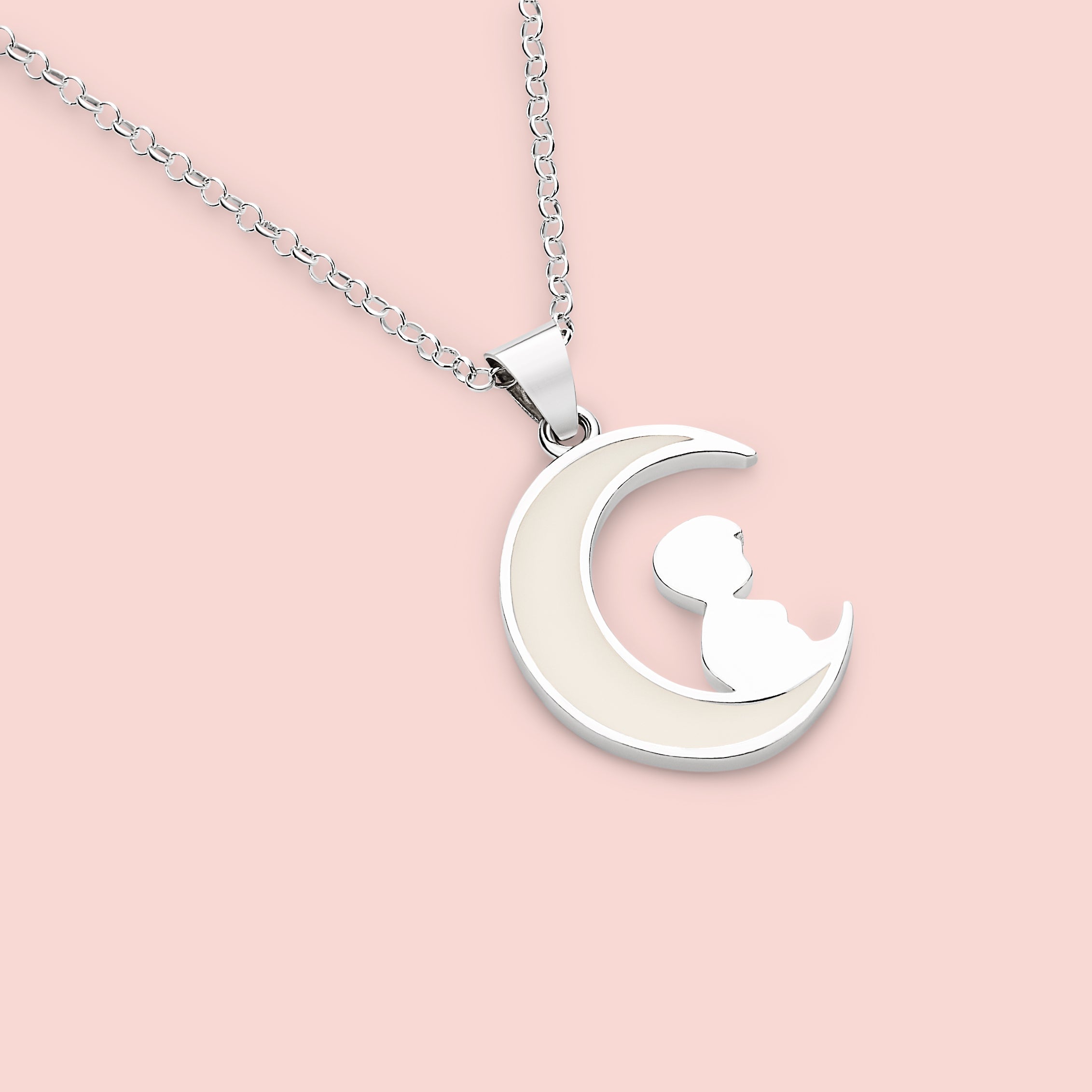 Colgante con forma de luna de leche materna con niño sentado sobre ella en plata de ley, joya maternal personalizada hecha a mano