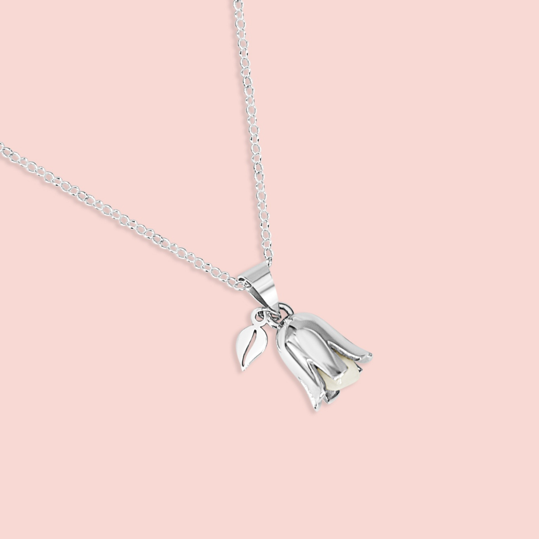 Colgante con forma de flor campanilla con diente de leche en plata de ley, joya maternal personalizada hecha a mano