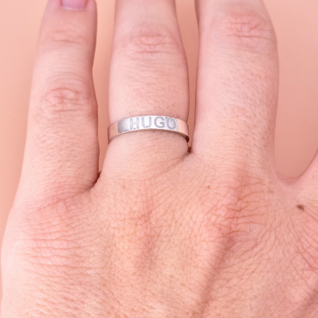 Anillo personalizado con inciales de leche materna