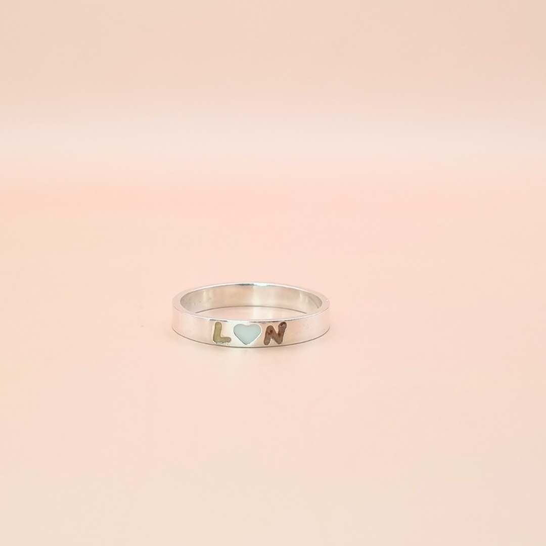 Anillo personalizado con inciales de leche materna