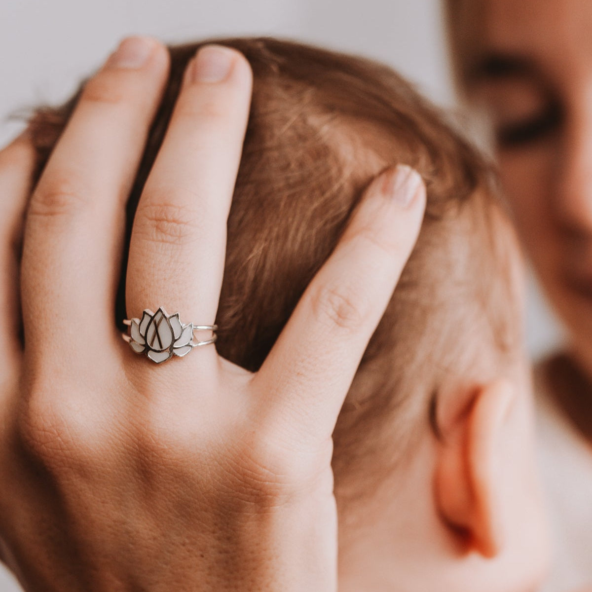 Anillo flor de loto de Leche Materna