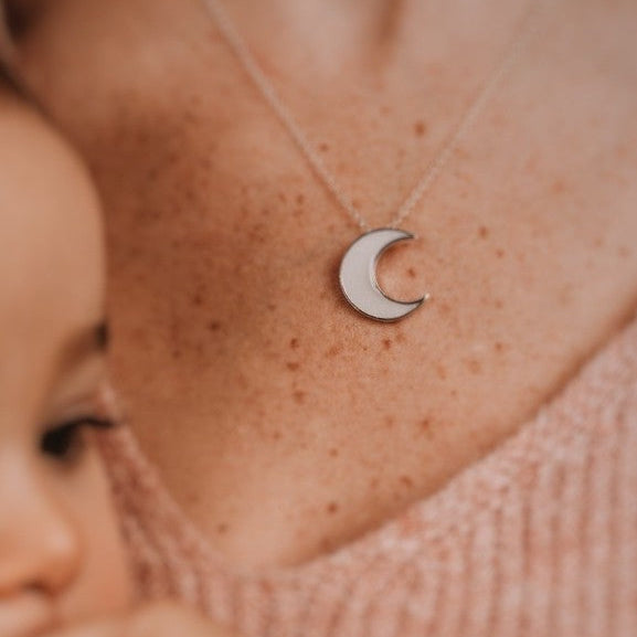 Colgante luna de leche materna