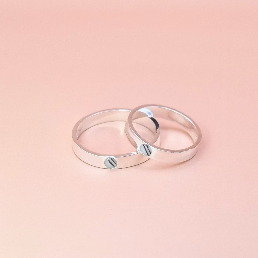 Anillo con círculo de leche materna