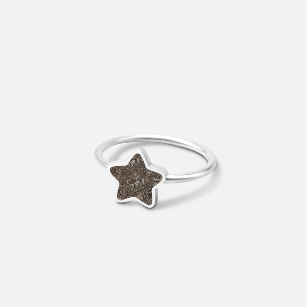 Anillo estrella de cenizas