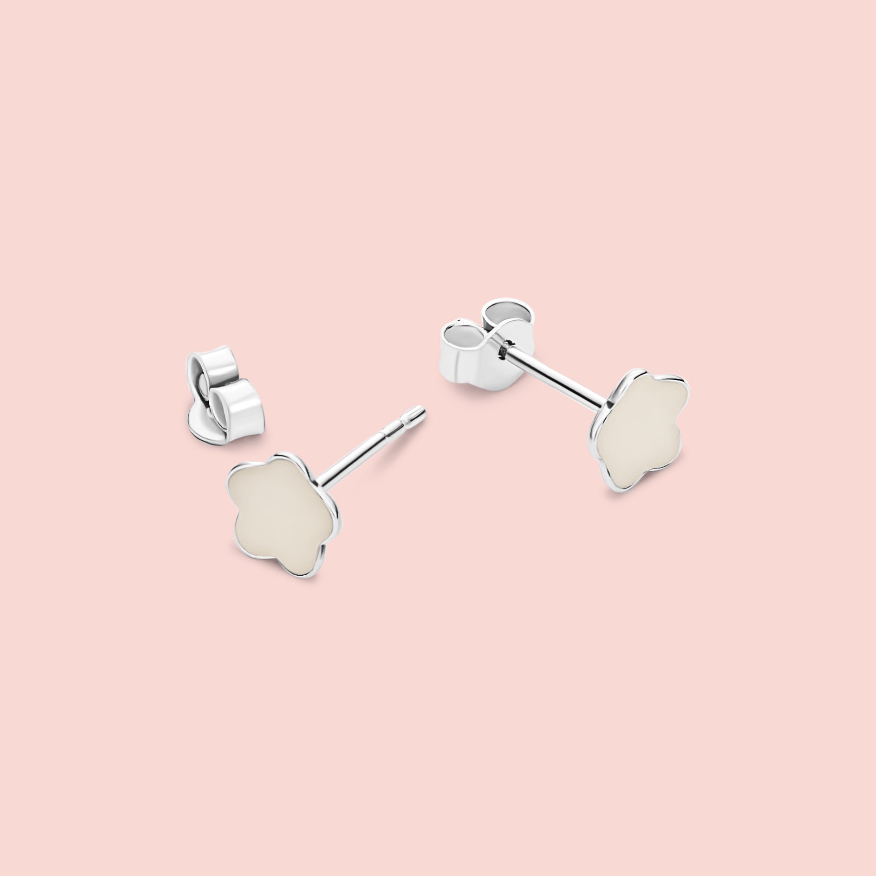 Pendientes flor de leche materna