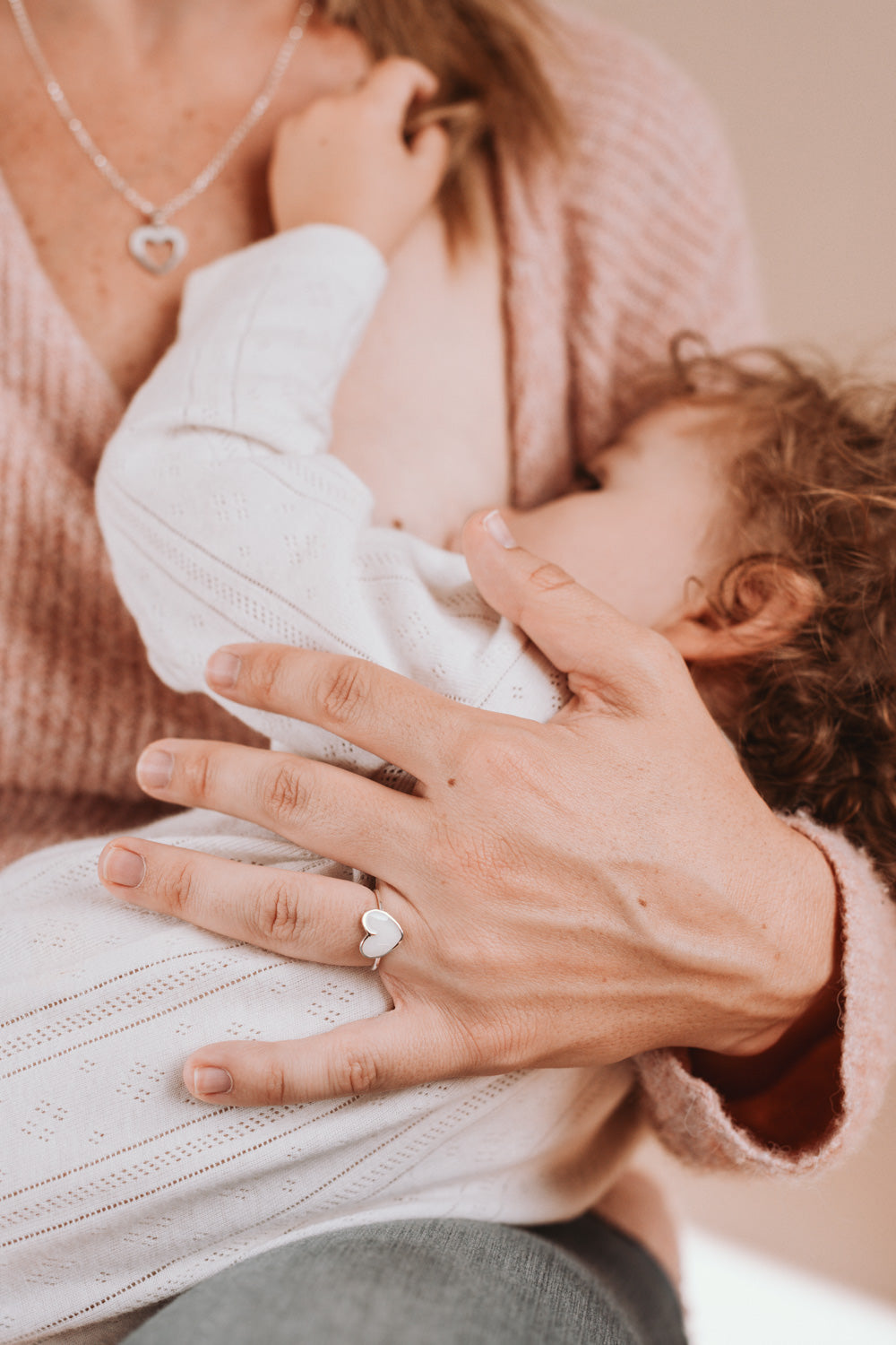 Anillo corazón de leche materna