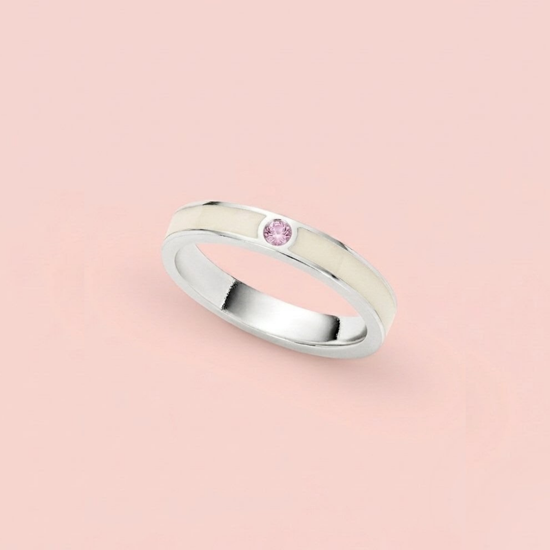 Anillo alianza con piedra de nacimiento de leche materna