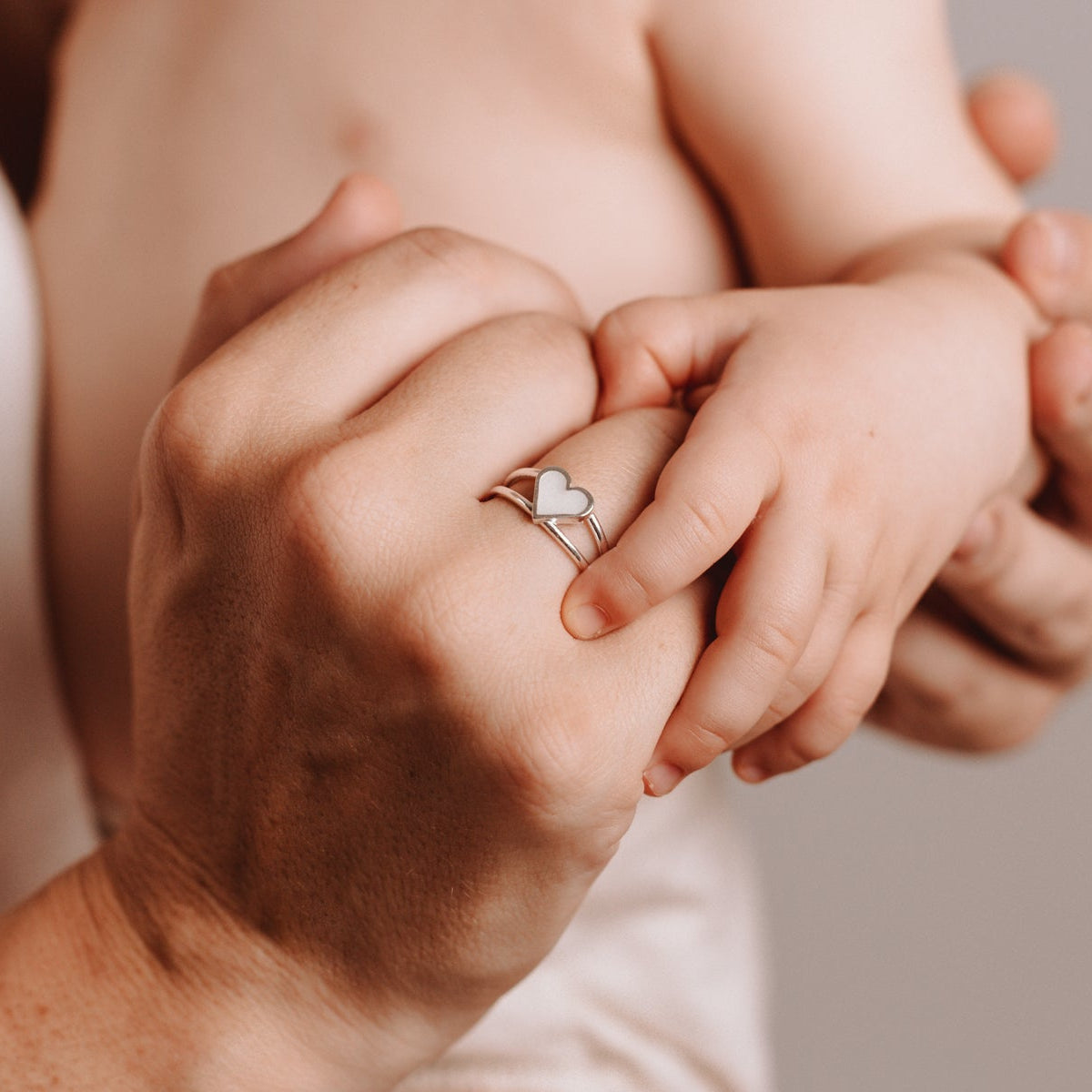 Anillo corazón doble aro de leche materna